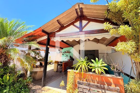 Área externa  de casa para alugar com 3 quartos, 780m² em Jardim das Tulipas, Jundiaí
