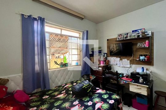quarto  de casa à venda com 2 quartos, 156m² em Alto Caiçaras, Belo Horizonte
