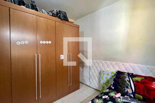 quarto  de casa à venda com 2 quartos, 156m² em Alto Caiçaras, Belo Horizonte