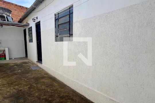 Fachada de casa à venda com 2 quartos, 156m² em Alto Caiçaras, Belo Horizonte
