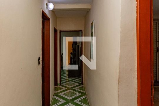 Corredor de casa à venda com 3 quartos, 600m² em Palmeiras, Belo Horizonte
