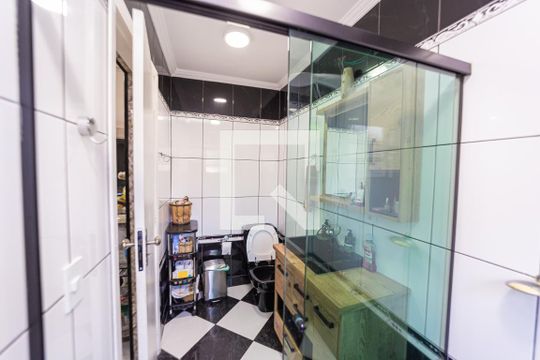 Banheiro de casa à venda com 4 quartos, 126m² em Jardim Santo Antonio, São Paulo