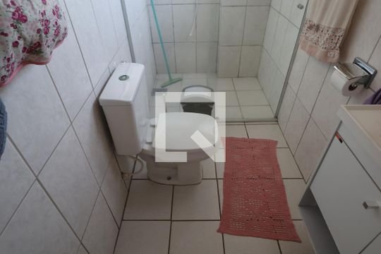 Banheiro 1 de casa à venda com 2 quartos, 90m² em Niterói, Canoas