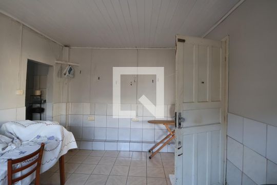 Sala 1 de casa à venda com 2 quartos, 90m² em Niterói, Canoas