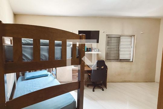 Quarto 1 de casa à venda com 2 quartos, 110m² em Vila Roque, São Paulo