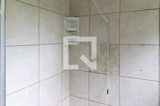 Banheiro de casa à venda com 2 quartos, 45m² em Vila Nova, Porto Alegre