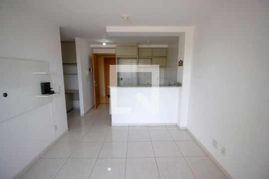 Apartamento à venda com 1 quarto, 80m² em Samambaia, Brasília