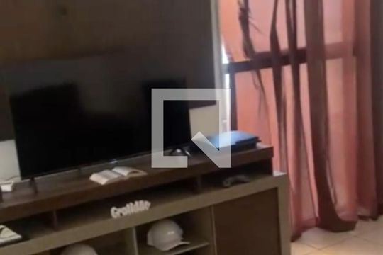 Apartamento à venda com 2 quartos, 45m² em Mário Quintana, Porto Alegre