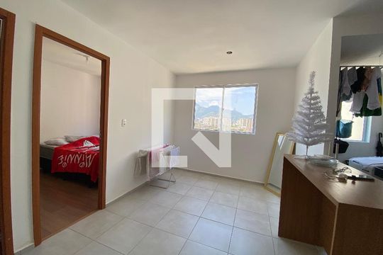 Sala de apartamento à venda com 2 quartos, 42m² em Del Castilho, Rio de Janeiro