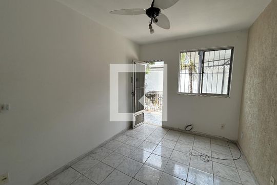 Apartamento à venda com 2 quartos, 60m² em Cascadura, Rio de Janeiro