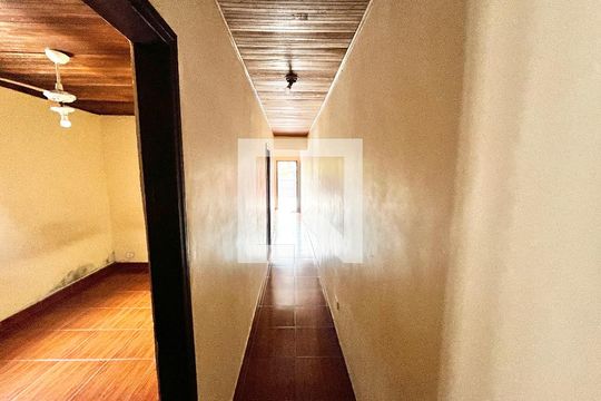 Corredor de casa à venda com 7 quartos, 375m² em Vila Dionisia, São Paulo