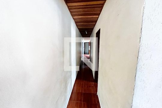 Corredor de casa à venda com 7 quartos, 375m² em Vila Dionisia, São Paulo