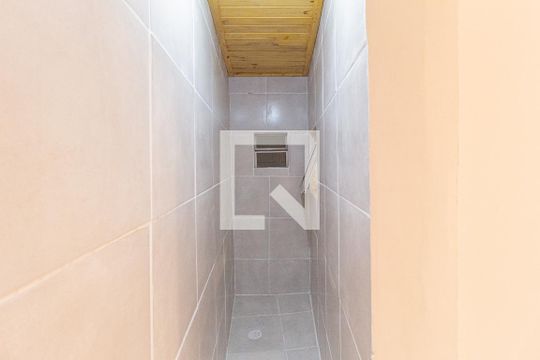 Corredor de casa à venda com 5 quartos, 250m² em Vila Veloso, Carapicuíba
