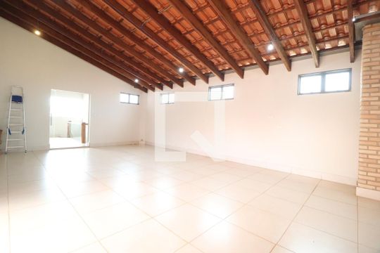 Sala 3 de casa para alugar com 5 quartos, 370m² em Jardim Europa, Uberlândia