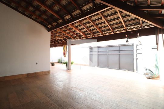 Varanda da Sala de casa para alugar com 5 quartos, 370m² em Jardim Europa, Uberlândia