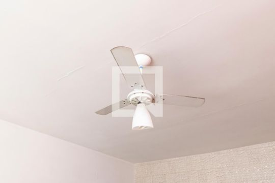 Sala de casa à venda com 3 quartos, 220m² em Rocha Miranda, Rio de Janeiro