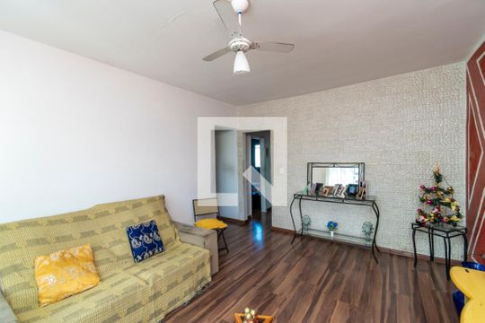 Sala de casa à venda com 3 quartos, 220m² em Rocha Miranda, Rio de Janeiro
