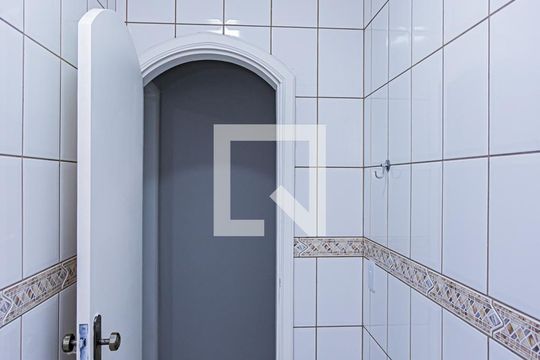 Lavabo de casa para alugar com 2 quartos, 180m² em Jaguará, São Paulo