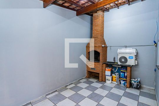 Quintal e churrasqueira de casa para alugar com 2 quartos, 180m² em Jaguará, São Paulo