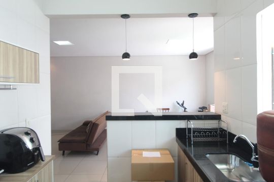 Cozinha de casa para alugar com 3 quartos, 200m² em Jaqueline, Belo Horizonte