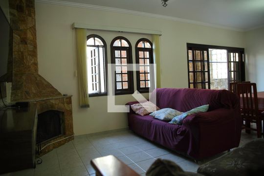 Sala (estar)  de casa à venda com 4 quartos, 241m² em Bairro dos Casa, São Bernardo do Campo