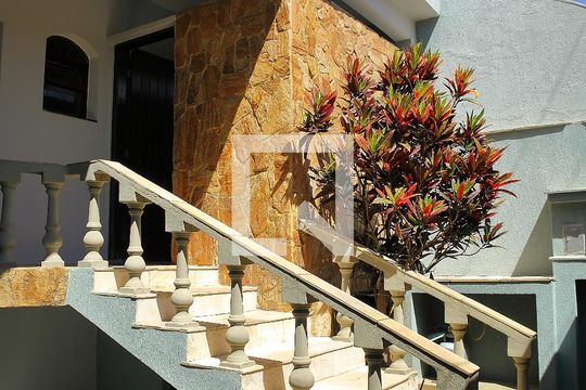 Vista Interna  de casa à venda com 4 quartos, 241m² em Bairro dos Casa, São Bernardo do Campo
