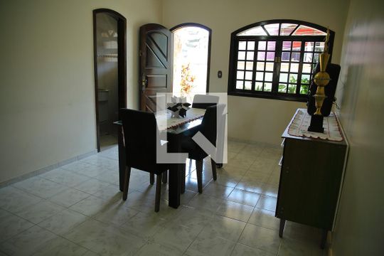 Sala ( visita)  de casa à venda com 4 quartos, 241m² em Bairro dos Casa, São Bernardo do Campo