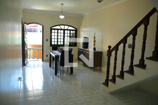 Sala ( visita)  de casa à venda com 4 quartos, 241m² em Bairro dos Casa, São Bernardo do Campo