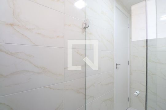 Banheiro de apartamento para alugar com 1 quarto, 33m² em Bom Retiro, São Paulo