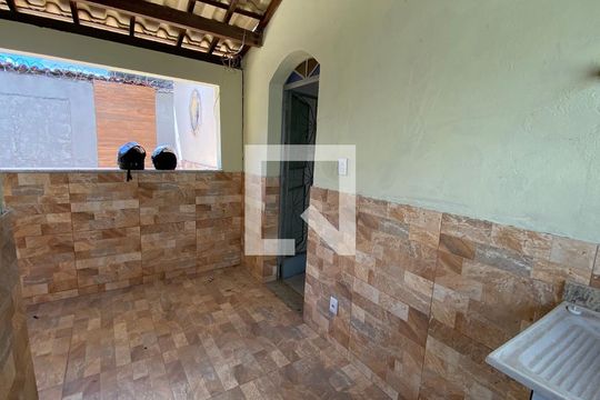 área de serviço de casa para alugar com 2 quartos, 172m² em Senhora de Fátima, Betim