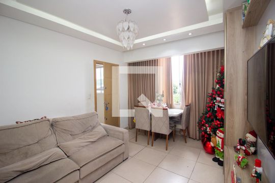 Sala de apartamento para alugar com 3 quartos, 75m² em São Luiz, Contagem