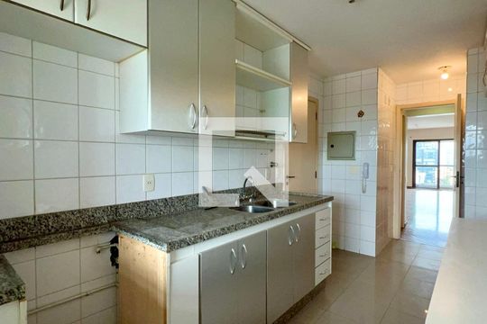 Cozinha de apartamento à venda com 3 quartos, 92m² em Sumarezinho, São Paulo