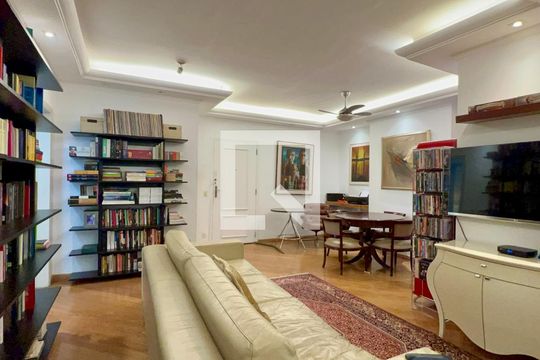 Sala de apartamento à venda com 3 quartos, 133m² em Boaçava, São Paulo
