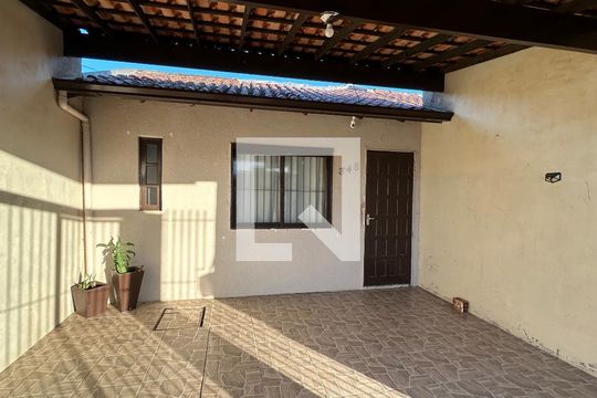 Fachada de casa à venda com 2 quartos, 60m² em Campina, São Leopoldo