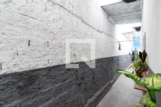 Entrada de casa para alugar com 1 quarto, 35m² em Americanópolis, São Paulo