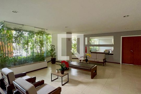 Hall de entrada de apartamento à venda com 2 quartos, 90m² em Sumarezinho, São Paulo