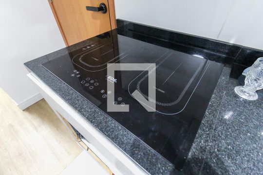 Cozinha de apartamento para alugar com 3 quartos, 50m² em Vila Itaim, São Paulo