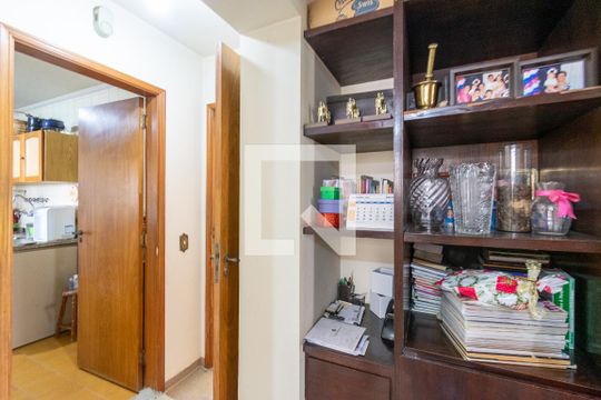 Corredor de apartamento à venda com 3 quartos, 130m² em Parque Jabaquara, São Paulo