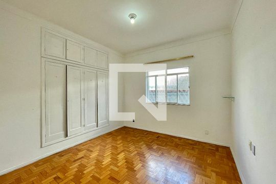Quarto de casa para alugar com 3 quartos, 336m² em Graça, Belo Horizonte