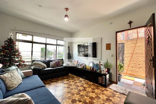 Sala de casa à venda com 3 quartos, 290m² em Jardim Itacolomi, São Paulo