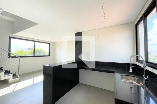 Cozinha de apartamento à venda com 4 quartos, 144m² em Planalto, Belo Horizonte