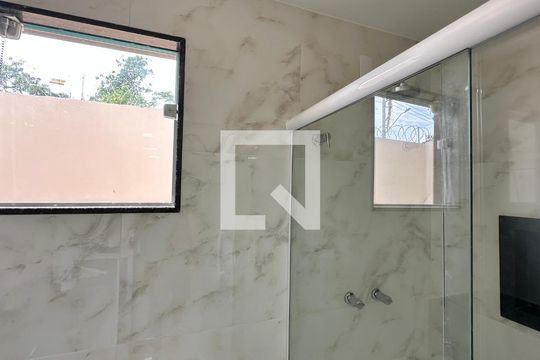 Banheiro quarto 1 de casa de condomínio para alugar com 5 quartos, 300m² em Recreio dos Bandeirantes, Rio de Janeiro