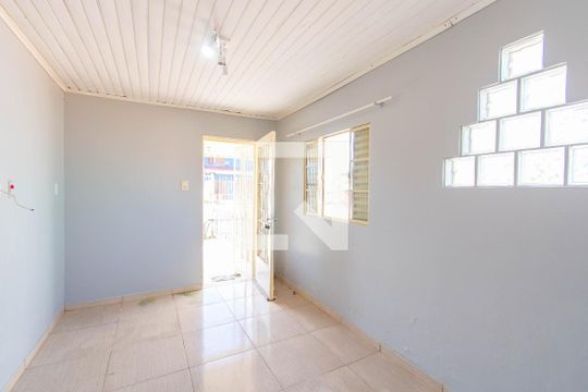 Casa à venda com 2 quartos, 210m² em Rio Branco, Canoas