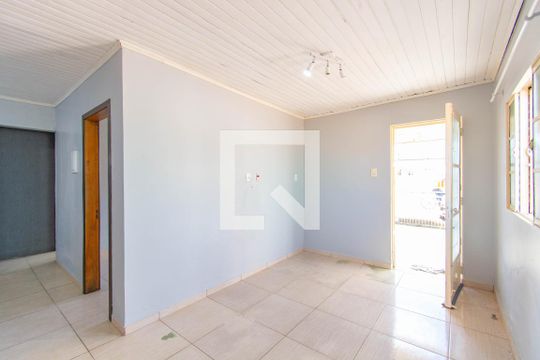 Casa à venda com 2 quartos, 210m² em Rio Branco, Canoas