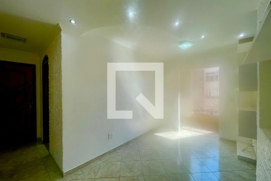 Sala de apartamento à venda com 2 quartos, 66m² em Jardim Iporanga, Guarulhos