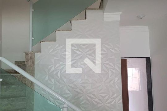 Casa à venda com 3 quartos, 100m² em Parque Residencial Oratorio, São Paulo