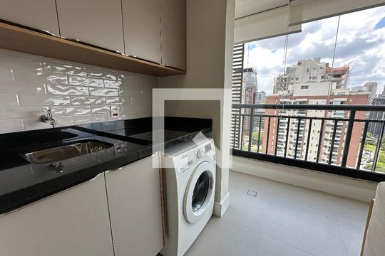 Área de Serviço de apartamento para alugar com 1 quarto, 41m² em Empresarial 18 do Forte, Barueri