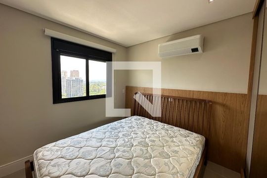 Quarto de apartamento à venda com 1 quarto, 41m² em Empresarial 18 do Forte, Barueri