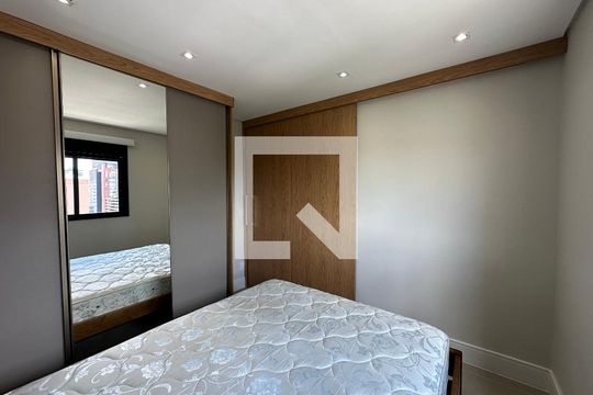 Quarto de apartamento à venda com 1 quarto, 41m² em Empresarial 18 do Forte, Barueri