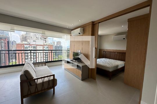 Sala de apartamento para alugar com 1 quarto, 41m² em Empresarial 18 do Forte, Barueri